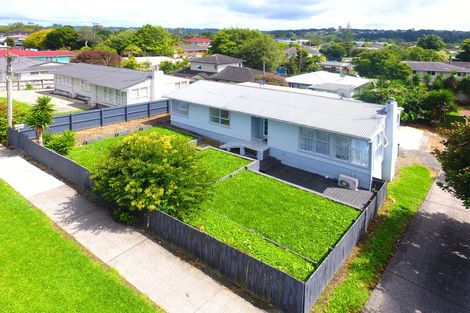 Photo of property in 1/22 Larnoch Road, Henderson, Auckland, 0610
