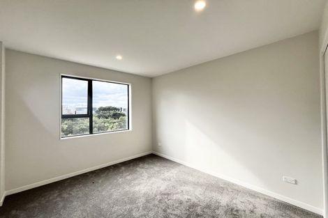 Photo of property in 3 Kuaha Road, Massey, Auckland, 0614