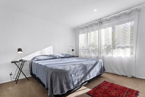 Photo of property in 1/15 Milford Road, Milford, Auckland, 0620