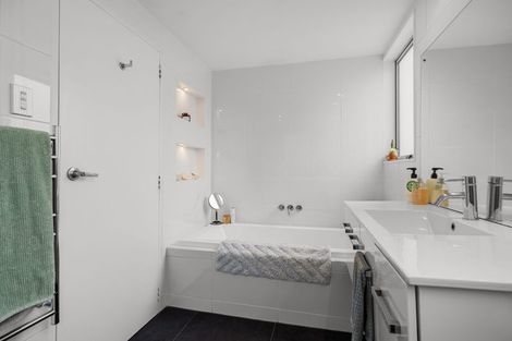 Photo of property in 15a Saint Winifreds Place, Bryndwr, Christchurch, 8052