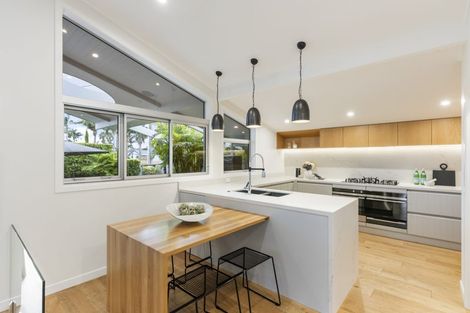 Photo of property in 39 Doment Crescent, Orewa, 0931