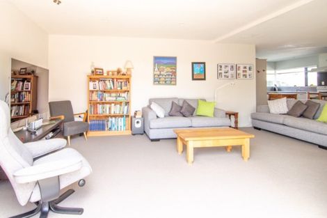 Photo of property in 8 Northbrook Court, Roslyn, Palmerston North, 4414