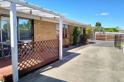 Photo of property in 16a Manse Road, Pahurehure, Papakura, 2113