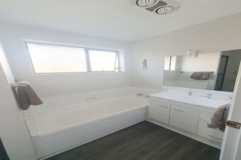 Photo of property in 24 Brogar Place, Casebrook, Christchurch, 8051