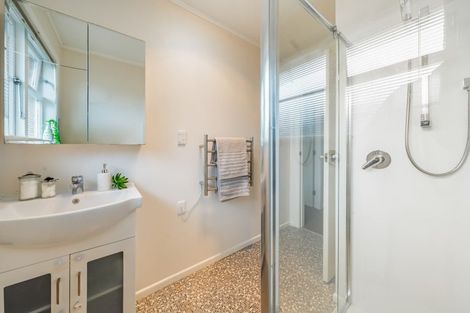 Photo of property in 1/6 Oxford Crescent, Ebdentown, Upper Hutt, 5018