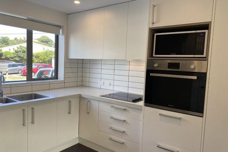 Photo of property in 2u3 Stone Street, Miramar, Wellington, 6022