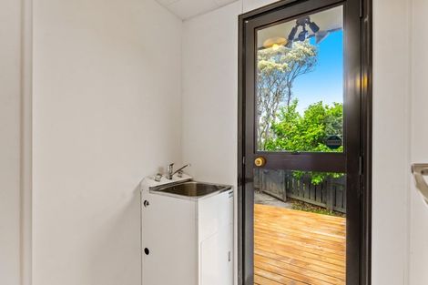 Photo of property in 28 Devonshire Road, Unsworth Heights, Auckland, 0632