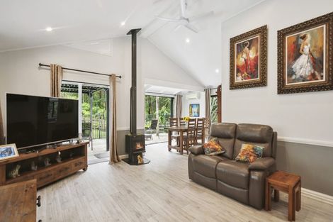 Photo of property in 2 Cowan Bay Road, Pohuehue, Warkworth, 0983