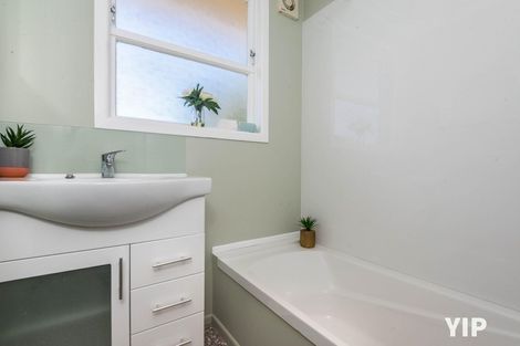 Photo of property in 18 Jane Grove, Paparangi, Wellington, 6037