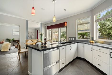 Photo of property in 11 English Oak Drive, Schnapper Rock, Auckland, 0632