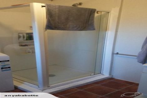 Photo of property in 16 Holiday Road, Stanmore Bay, Whangaparaoa, 0932