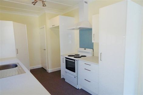 Photo of property in 14 Calvert Road, Moturoa, New Plymouth, 4310