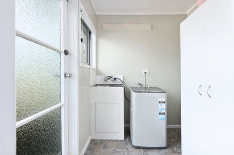 Photo of property in 1/62 Rua Road, Glen Eden, Auckland, 0602