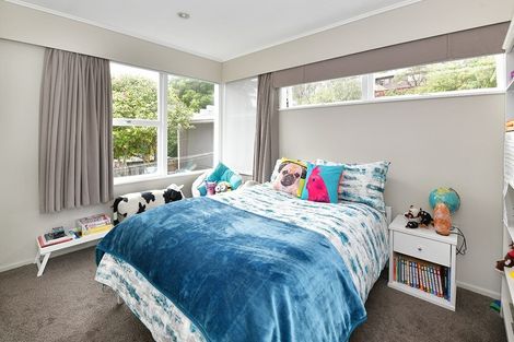 Photo of property in 12 Tawhana Crescent, Red Beach, 0932