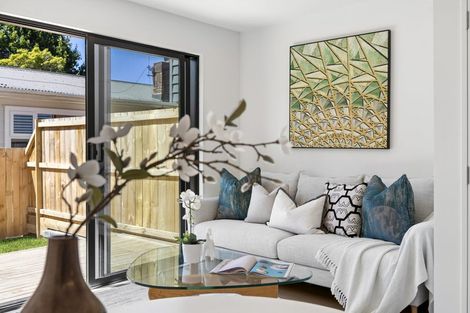 Photo of property in 6/11 Stottholm Road, Titirangi, Auckland, 0604