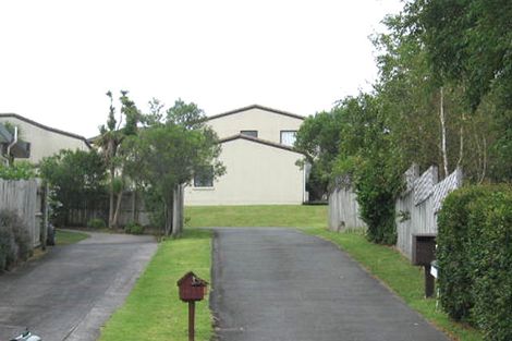 Photo of property in 1/17 Stoneleigh Court, Sunnynook, Auckland, 0632