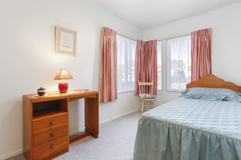 Photo of property in 30 The Grove, Red Beach, 0932