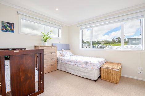 Photo of property in 32 Pateke Drive, Kenepuru, Porirua, 5022