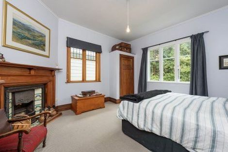 Photo of property in 135 Glenmore Street, Kelburn, Wellington, 6012