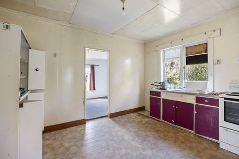 Photo of property in 11 Riemenschneider Street, Manaia, 4612