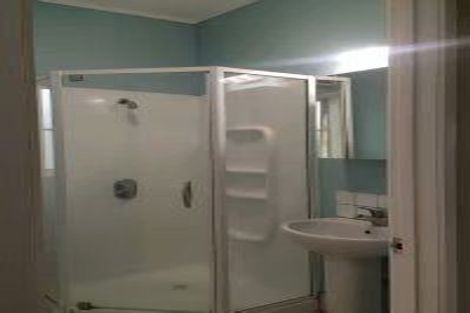 Photo of property in 2/56 Northcote Road, Northcote, Auckland, 0627