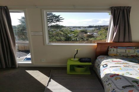 Photo of property in 50 Girrahween Drive, Totara Vale, Auckland, 0629