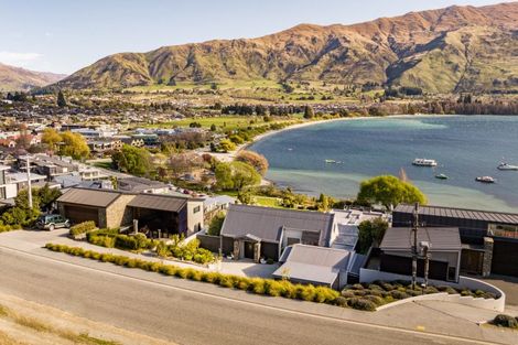 Photo of property in 32 Lismore Street, Wanaka, 9305