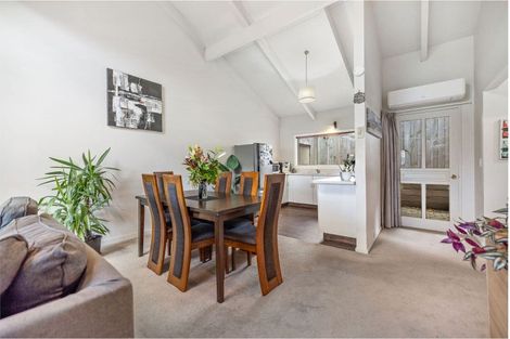 Photo of property in 4a Avalon Crescent, Fernhill, Queenstown, 9300