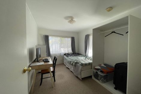 Photo of property in 2/8 Rickards Place, New Lynn, Auckland, 0600