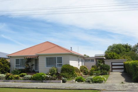 Photo of property in 150 Queen Street, Westport, 7825