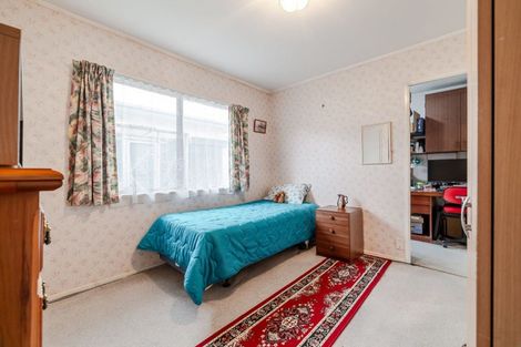 Photo of property in 1 Pinedale Parade, Milson, Palmerston North, 4414