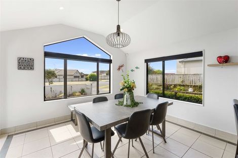 Photo of property in 15 Rifleman Lane, Paraparaumu Beach, Paraparaumu, 5032