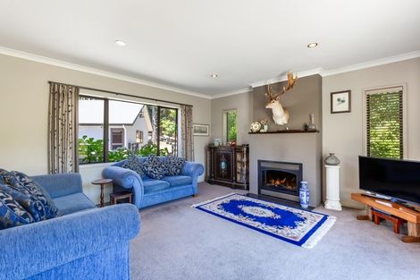 Photo of property in 22 Maple Grove, Acacia Bay, Taupo, 3385