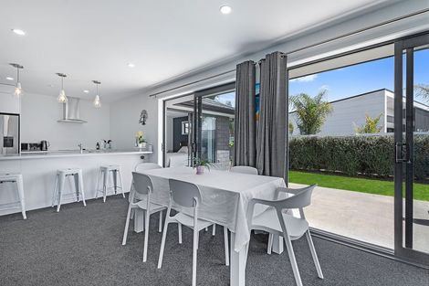 Photo of property in 27 Smith Street, Lepperton, New Plymouth, 4373