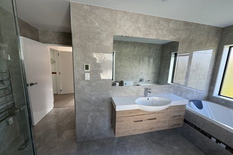 Photo of property in 70 Glendale Road, Glen Eden, Auckland, 0602