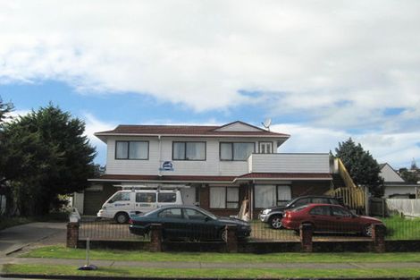 Photo of property in 42 Aviemore Drive, Highland Park, Auckland, 2010