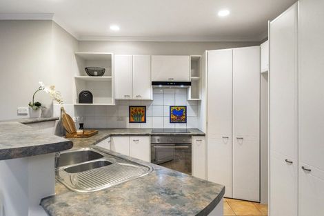 Photo of property in 1/6 Sunnydale Place, Oteha, Auckland, 0632