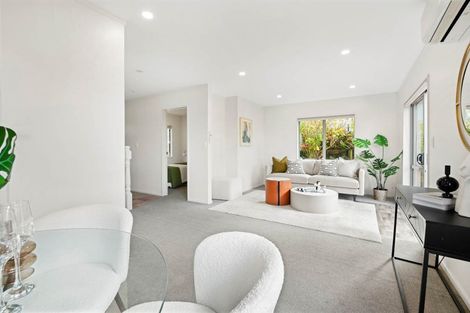 Photo of property in 4/102b Manuka Road, Bayview, Auckland, 0629