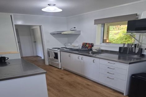 Photo of property in 17a Florio Terrace, Tawa, Wellington, 5028