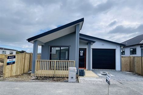 Photo of property in 12 Woven Place, Karaka, 2113