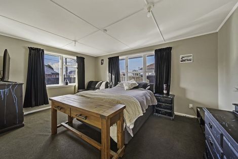Photo of property in 6 Carisbrooke Street, Aranui, Christchurch, 8061