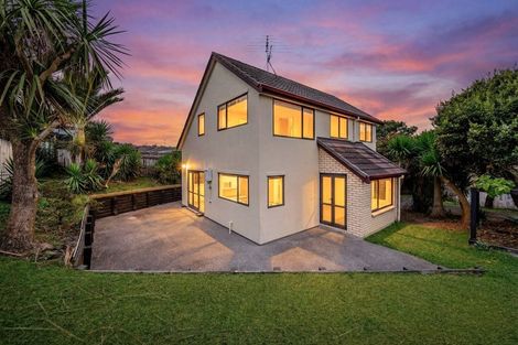 Photo of property in 31d Chieftain Rise, Goodwood Heights, Auckland, 2105