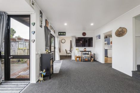 Photo of property in 92 Heta Road, Highlands Park, New Plymouth, 4312