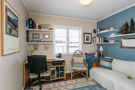 Photo of property in 52 Meeanee Road, Taradale, Napier, 4112