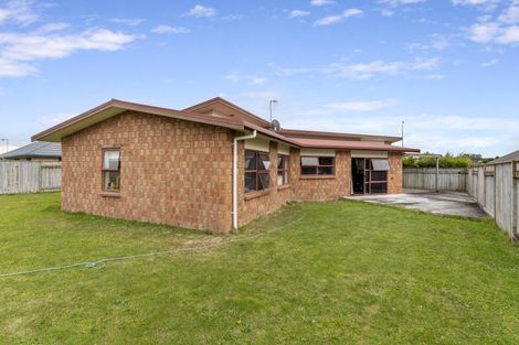 Photo of property in 52 Geneva Terrace, Kelvin Grove, Palmerston North, 4414