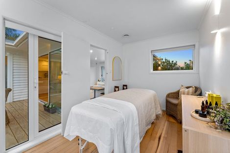 Photo of property in 37 Neptune Avenue, Beach Haven, Auckland, 0626