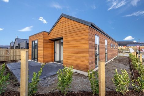 Photo of property in 2 Matakanui Lane, Wanaka, 9305