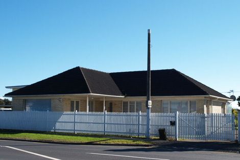 Photo of property in 403b Massey Road, Mangere East, Auckland, 2024