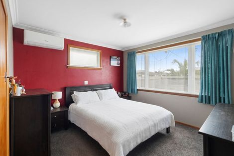 Photo of property in 2 Quinn Road, Levin, 5510