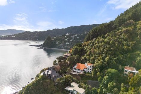 Photo of property in 5 Rangiuru Road, Mahina Bay, Lower Hutt, 5013